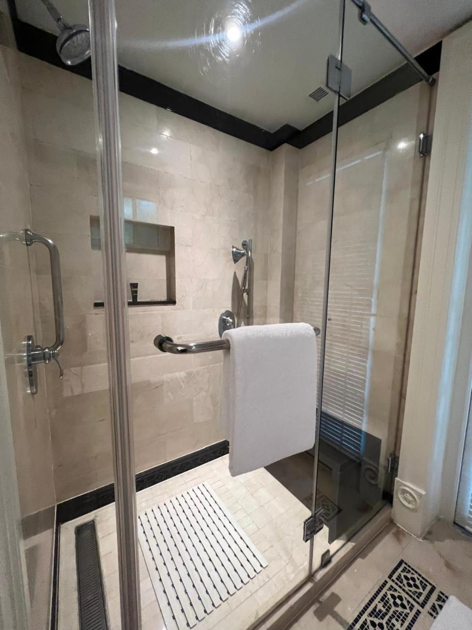 Luxury Suite with Semi Private Pool,1614800194:JPEG